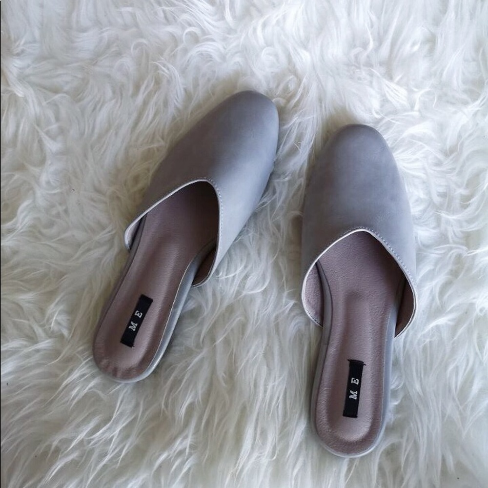 MOVING SALE LAST ONE Ice cream colors slippers - Picture 6 of 8